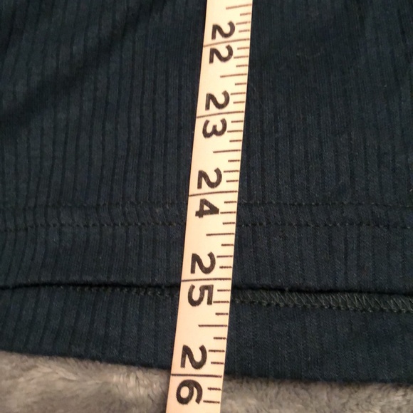 Evergreen/forest green mock-neck knit shirt hardly worn - Picture 6 of 8